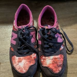 New Balance size 8 pink/purple tennis shoes
